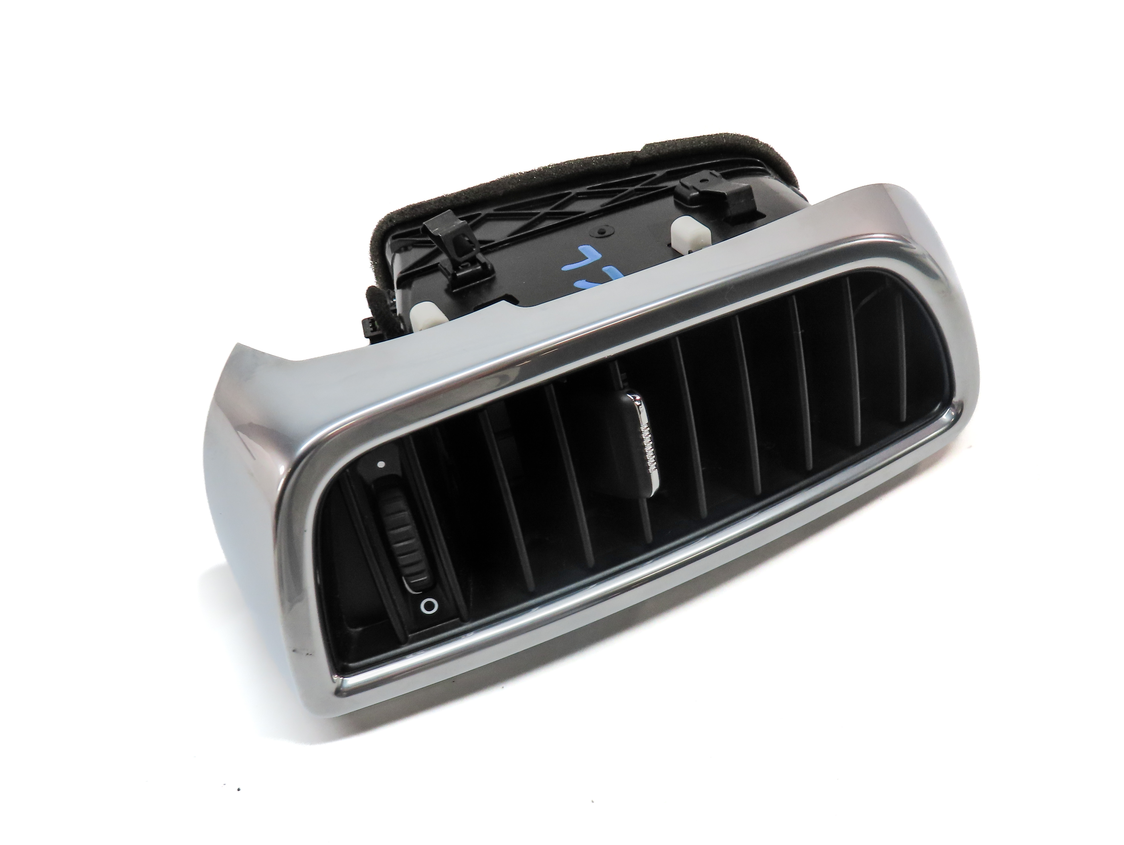2011 PORSCHE CAYENNE (958) FRONT CENTER MIDDLE LEFT AC HEATER AIR VENT — exact item pictured